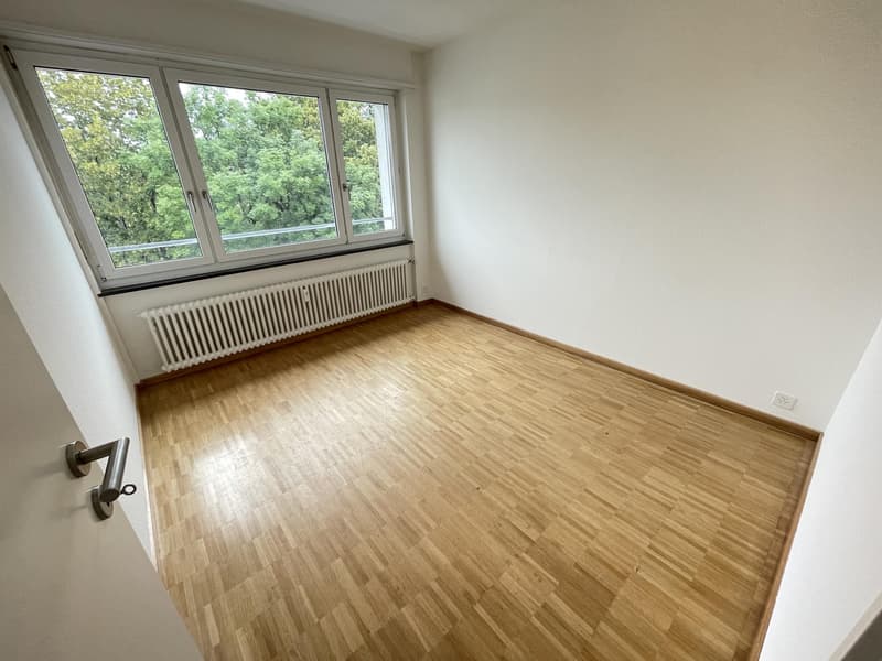 Zimmer 2 (Beispielfoto aus baugleicher Wohnung auf dem 4.OG; Abweichungen sind möglich)