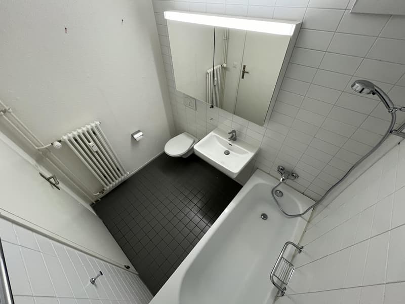 Badezimmer (Beispielfoto aus baugleicher Wohnung; Abweichungen sind möglich)
