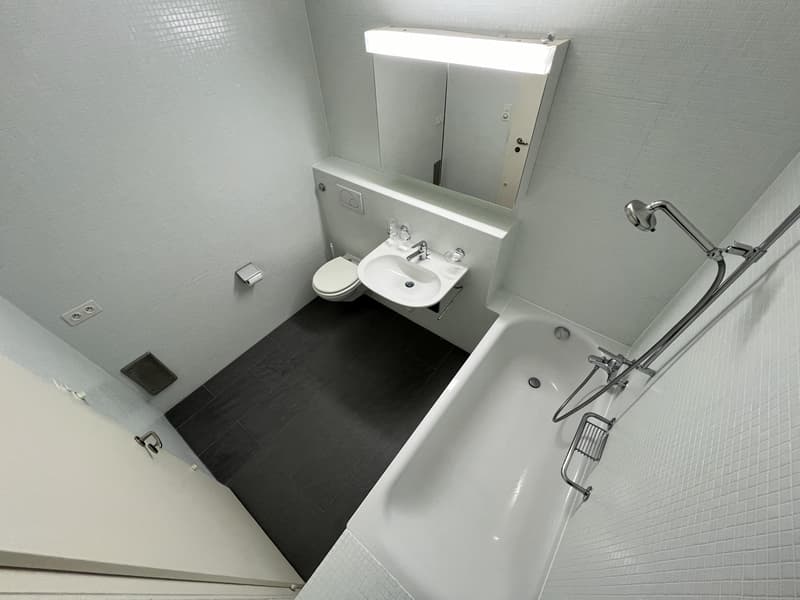 Badezimmer (Beispielfoto aus baugleicher Wohnung; Abweichungen sind möglich)