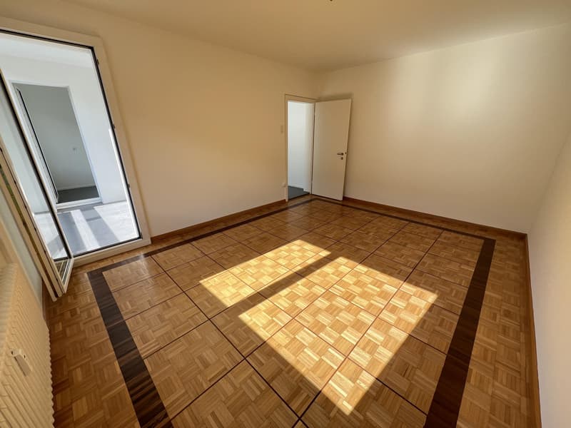 Wohnzimmer (Beispielfoto aus baugleicher Wohnung; Abweichungen sind möglich)
