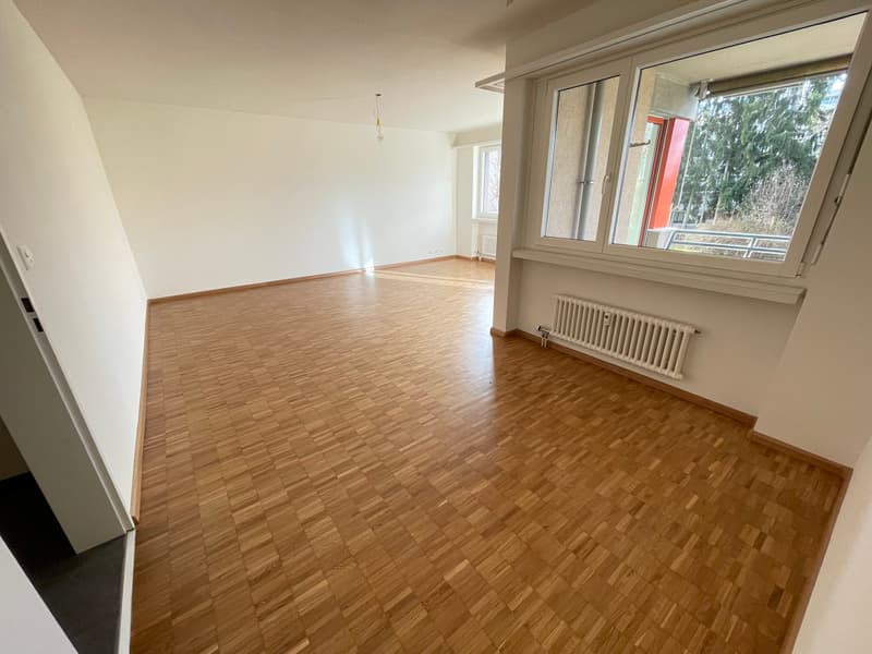 Wohnzimmer / Essen (Beispielfoto aus baugleicher Wohnung im EG; Abweichungen sind möglich)