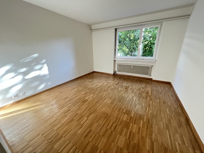 Zimmer 1 (Beispielfoto aus baugleicher Wohnung im EG; Abweichungen sind möglich)