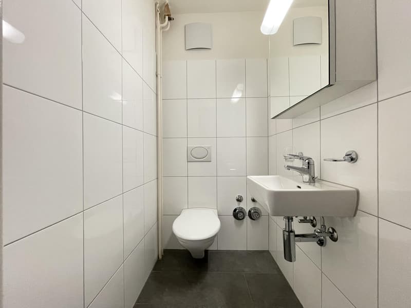 separates WC (Beispielfoto aus baugleicher Wohnung im EG; Abweichungen sind möglich)