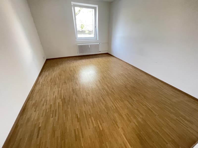 Zimmer 2 (Beispielfoto aus baugleicher Wohnung; Abweichungen sind möglich)