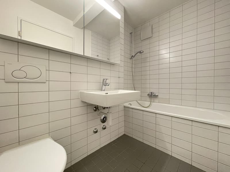 Badezimmer (Beispielfoto aus baugleicher Wohnung; Abweichungen sind möglich)