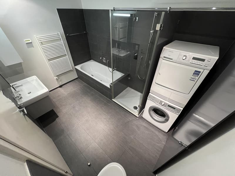 Badezimmer (Beispielfoto aus baugleicher Wohnung im 2.OG; Abweichungen sind möglich)