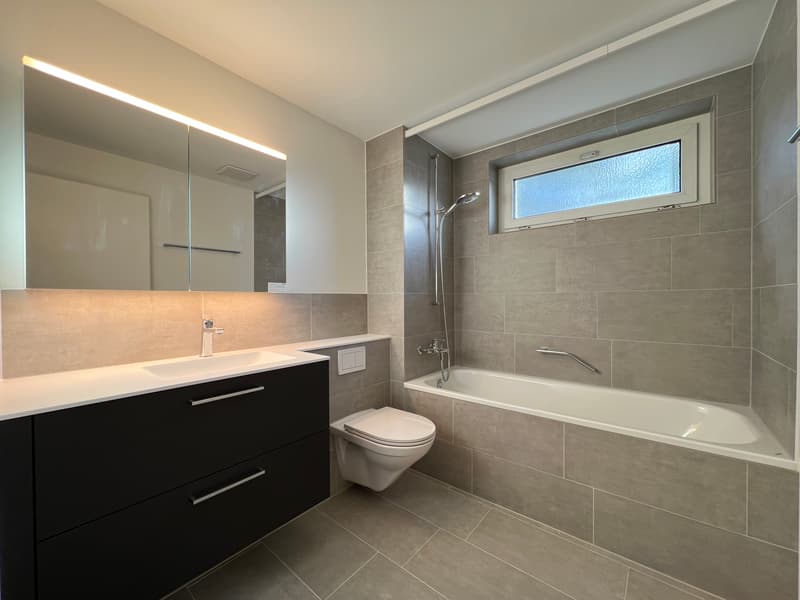 Badezimmer (Beispielfoto aus baugleicher Wohnung; Abweichungen sind möglich)