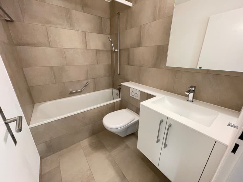 Badezimmer (Beispielfoto aus baugleicher Wohnung im 1.OG; Abweichungen sind möglich)