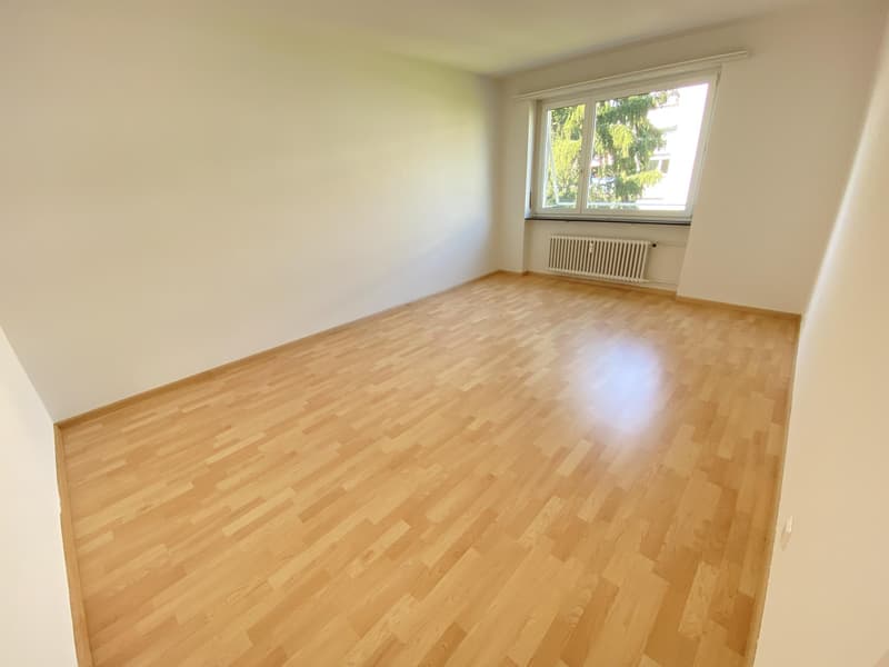 Zimmer 2 (Beispielfoto aus baugleicher Wohnung; Abweichungen sind möglich)