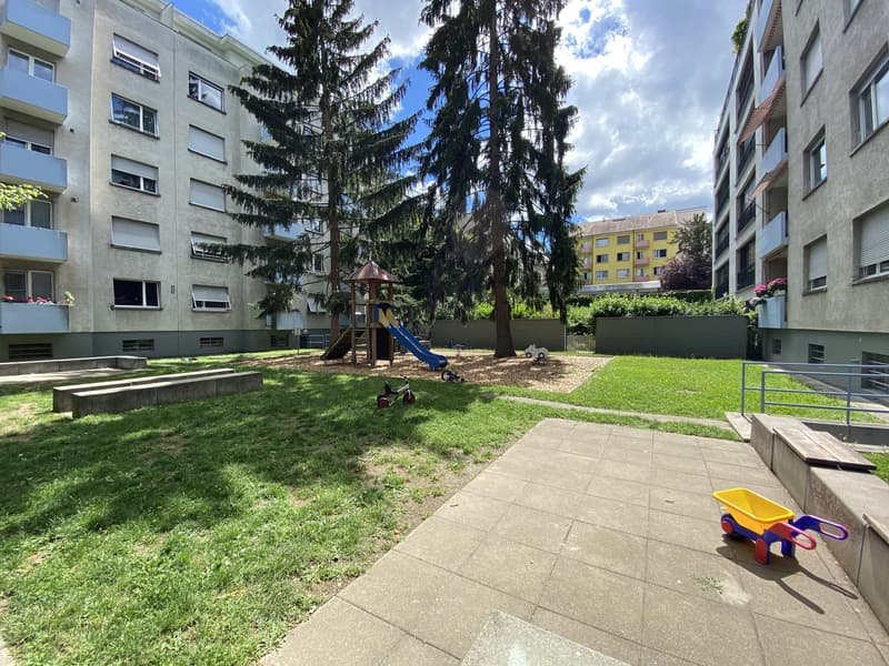 Innenhof mit Kinderspielplatz