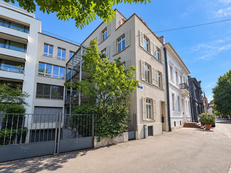Exklusives Wohnen am Petersplatz: Grosszügige 3.5-Zimmerwohnung (1)