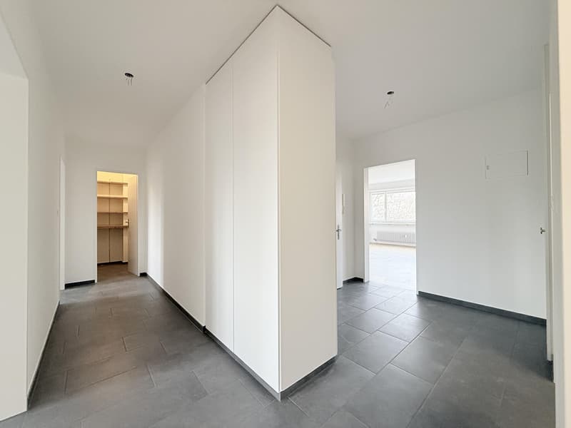 Korridor / Reduit (Beispielfoto aus baugleicher Wohnung; Abweichungen sind möglich)