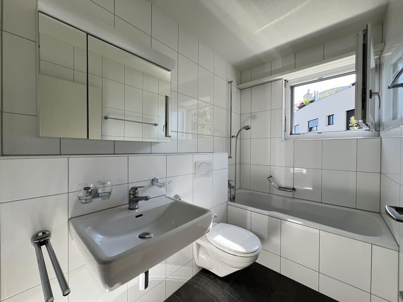 Badezimmer (Beispielfoto aus baugleicher Wohnung; Abweichungen sind möglich)