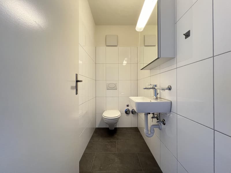 separates WC (Beispielfoto aus baugleicher Wohnung; Abweichungen sind möglich)