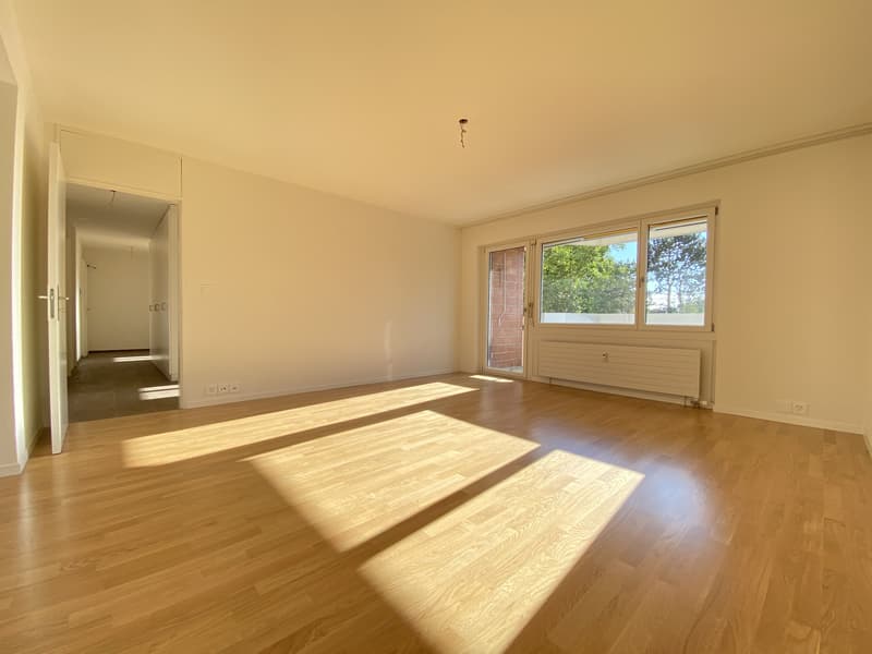 Wohnzimmer (Beispielfoto aus baugleicher Wohnung; Abweichungen sind möglich)