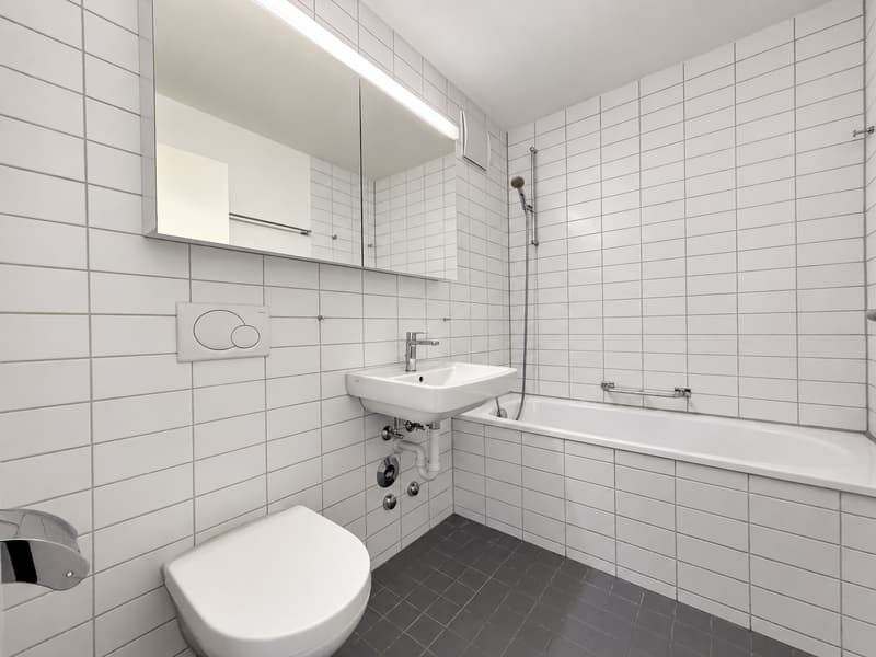 Badezimmer (Beispielfoto aus baugleicher Wohnung; Abweichungen sind möglich)