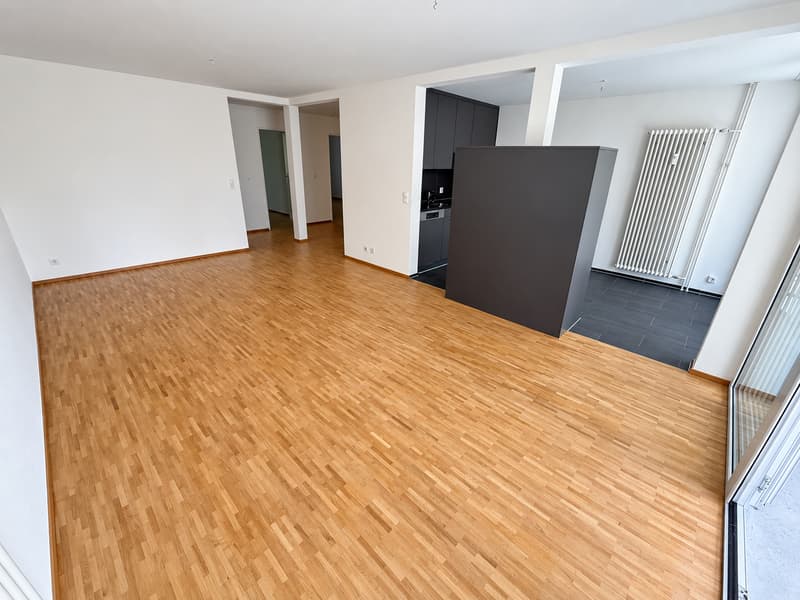 Wohnzimmer (Beispielfoto aus baugleicher Wohnung; Abweichungen sind möglich)