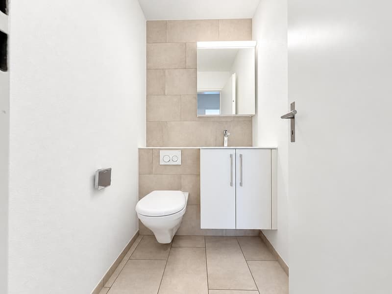 separates WC