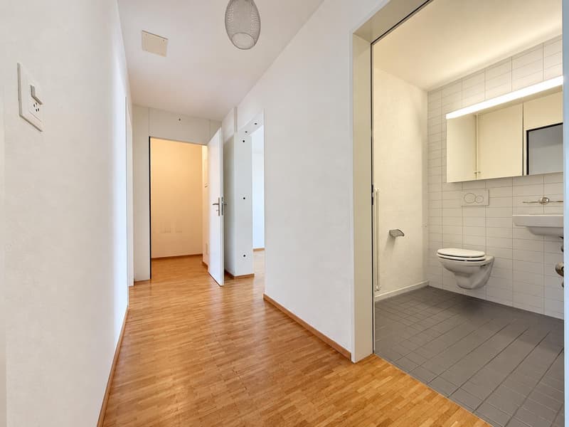 Korridor / Eingang (Beispielfoto aus baugleicher Wohnung; Abweichungen sind möglich)