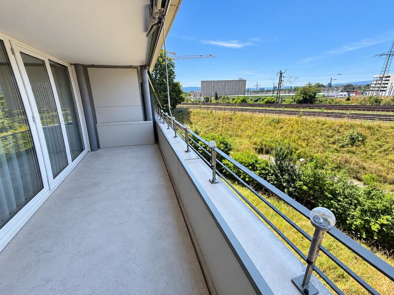 Balkon (Beispielfoto aus baugleicher Wohnung; Abweichungen sind möglich)
