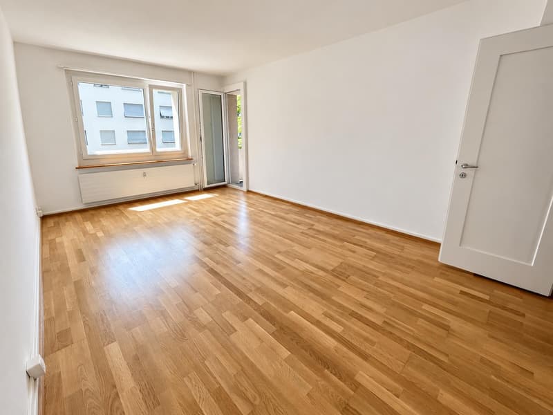 Wohnzimmer (Beispielfoto aus baugleicher Wohnung im 2.OG; Abweichungen sind möglich)