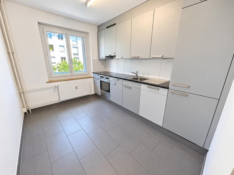 Küche (Beispielfoto aus baugleicher Wohnung im 2.OG; Abweichungen sind möglich)