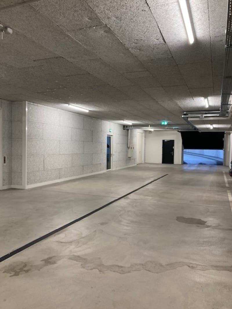 Noleggio di posto auto in garage sotterraneo (3)
