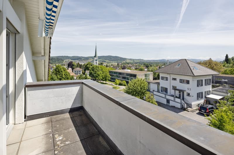Attractive 6 ½-room maisonette apartment with 2 balconies in a quiet and sunny central location (18)