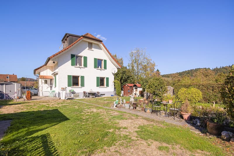 Charmantes Einfamilienhaus an idyllischer und unverbaubarer Aussichtsage (1)