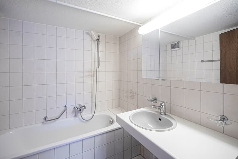 Attractive 3.5-room apartment with balcony including storage room in the basement and parking space in Oberbipp (8)