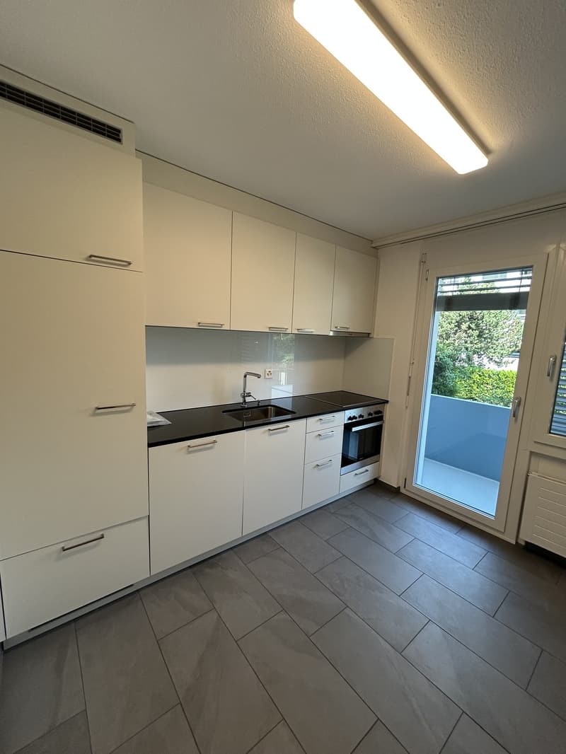 Per sofort grosszügige Wohnung an zentraler Lage (7)
