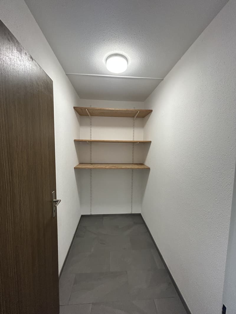 Per sofort grosszügige Wohnung an zentraler Lage (3)