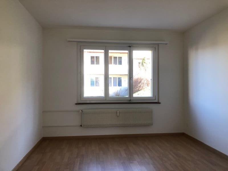 Bello appartamento di 3 locali in affitto a Niederscherli (5)