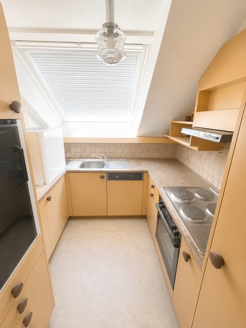 Charming 2-room attic apartment with balcony in Wabern (2)