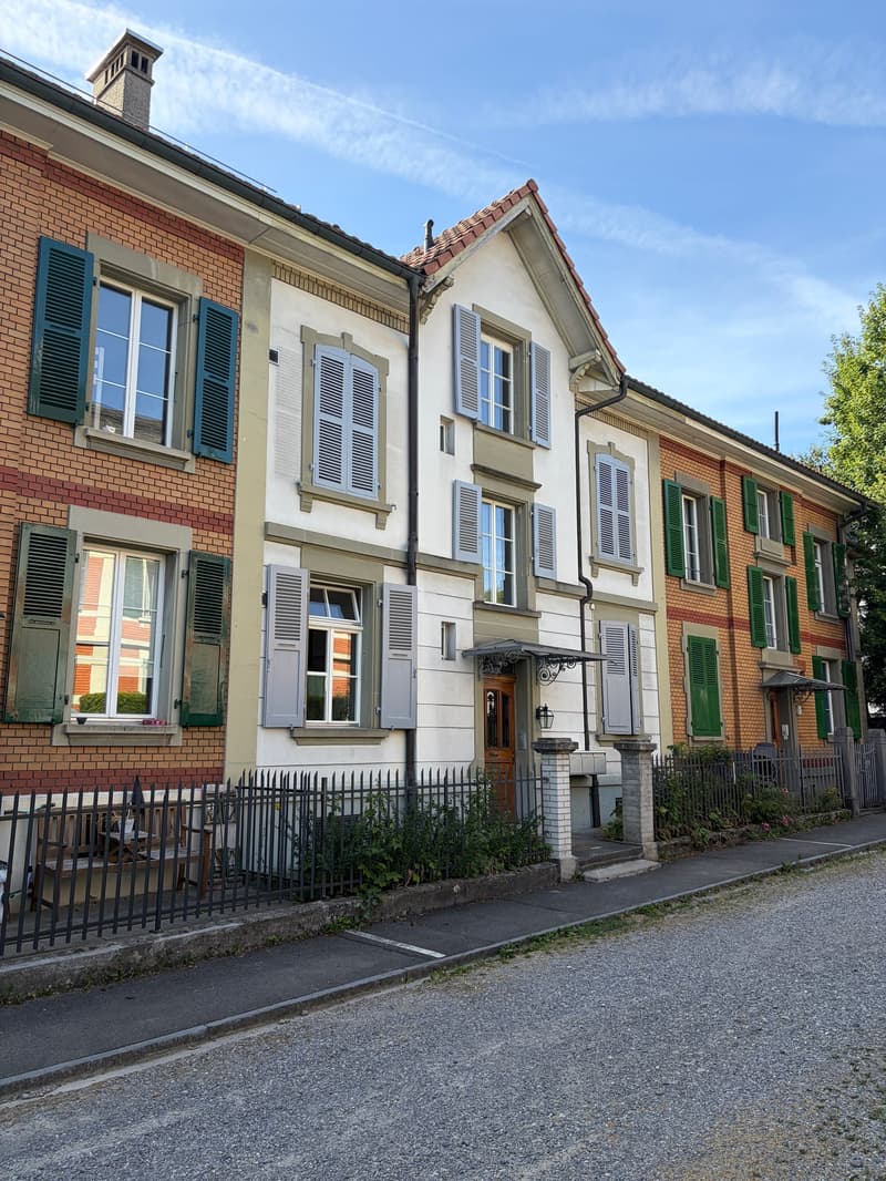 Ruhige Wohnung mit Balkon (1)