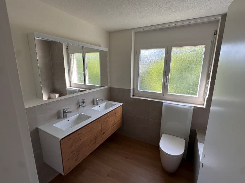 Gepflegtes + neu saniertes 5.5-Zimmer-Doppeleinfamilienhaus in Allmendingen bei Bern (4)