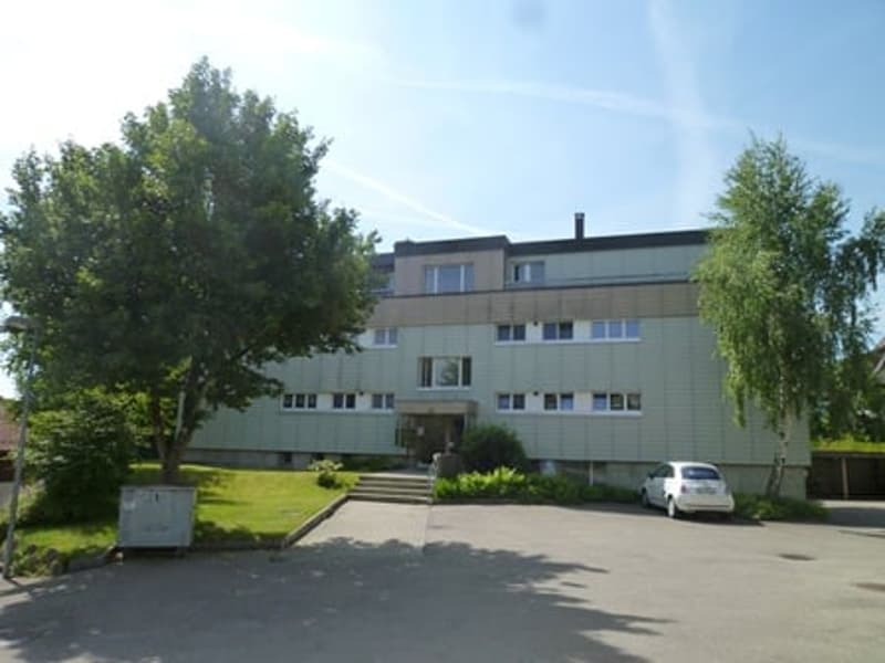 Helle 4.5-Zimmerwohnung mit grosszügigem Balkon (1)