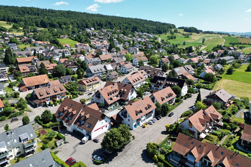 Das Einkaufszentrum Schmittedörfli in Schöfflisdorf