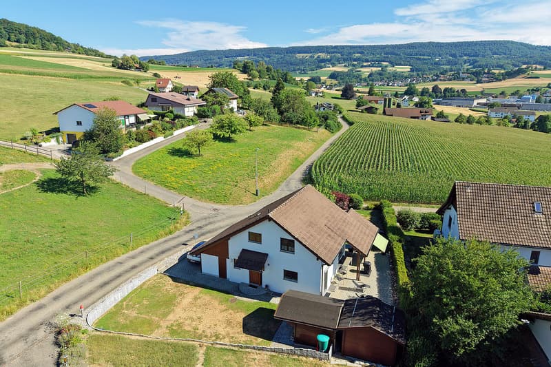 Hier geniessen Sie eine unverbaubare Aussicht und viel Sonne