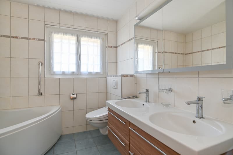 Nasszelle im DG mit Badewanne