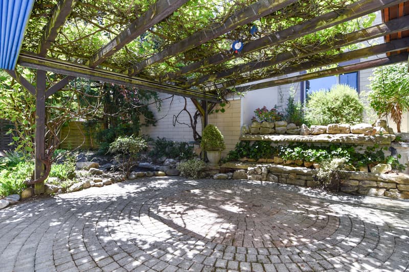 Private indoor pool included, unique living experience (3)