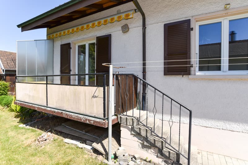 ... Zugang zum Balkon und...