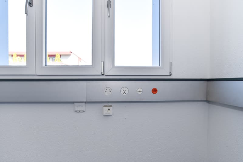 Elektro-, Telefon- und Netzwerkausrüstung