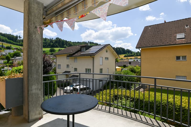 ...Zugang zum Balkon