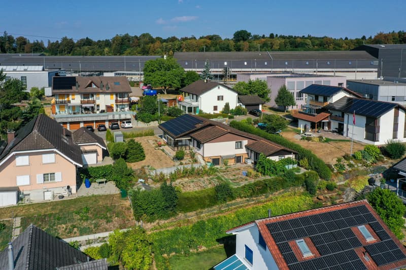 Einfamilienhaus mit grossem Garten an guter Lage (3)