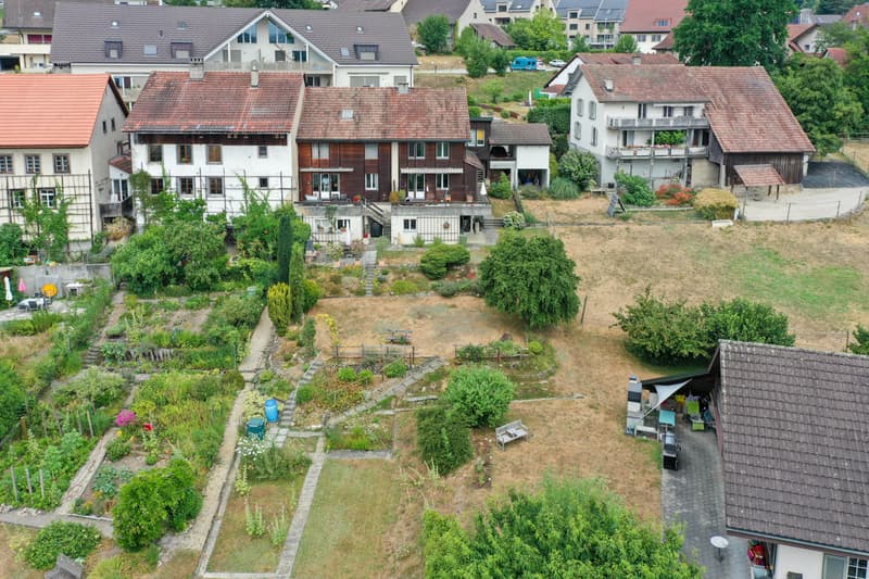 5.5 Zi. EFH an bevorzugter Aussichtslage, mit schönem Garten (2)