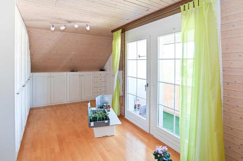 ...Einbauschrank und vorgelagertem...