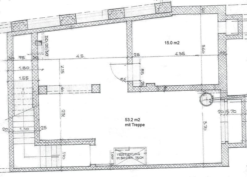 Living room, kitchen, 2 bedrooms, 2 bathrooms, raised ground floor, stairs