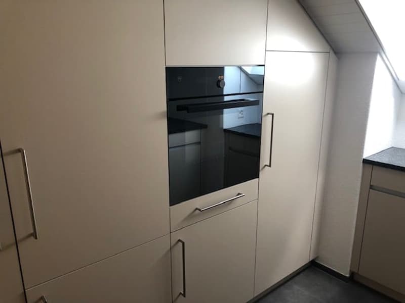 2.5-Zimmer-Dachwohnung im Grünen mit viel Charme (9)