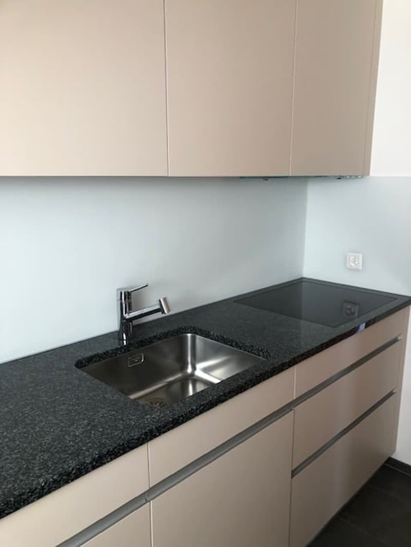 2.5-Zimmer-Dachwohnung im Grünen mit viel Charme (10)